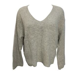 Basic Women's S Light Gray Knit V-Neck Long Sleeve Sweater